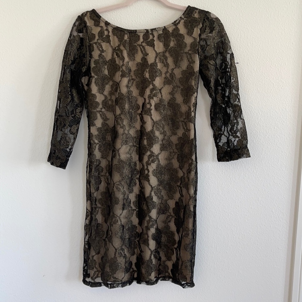 Lace black dress in size XS beautiful for a cocktail party .